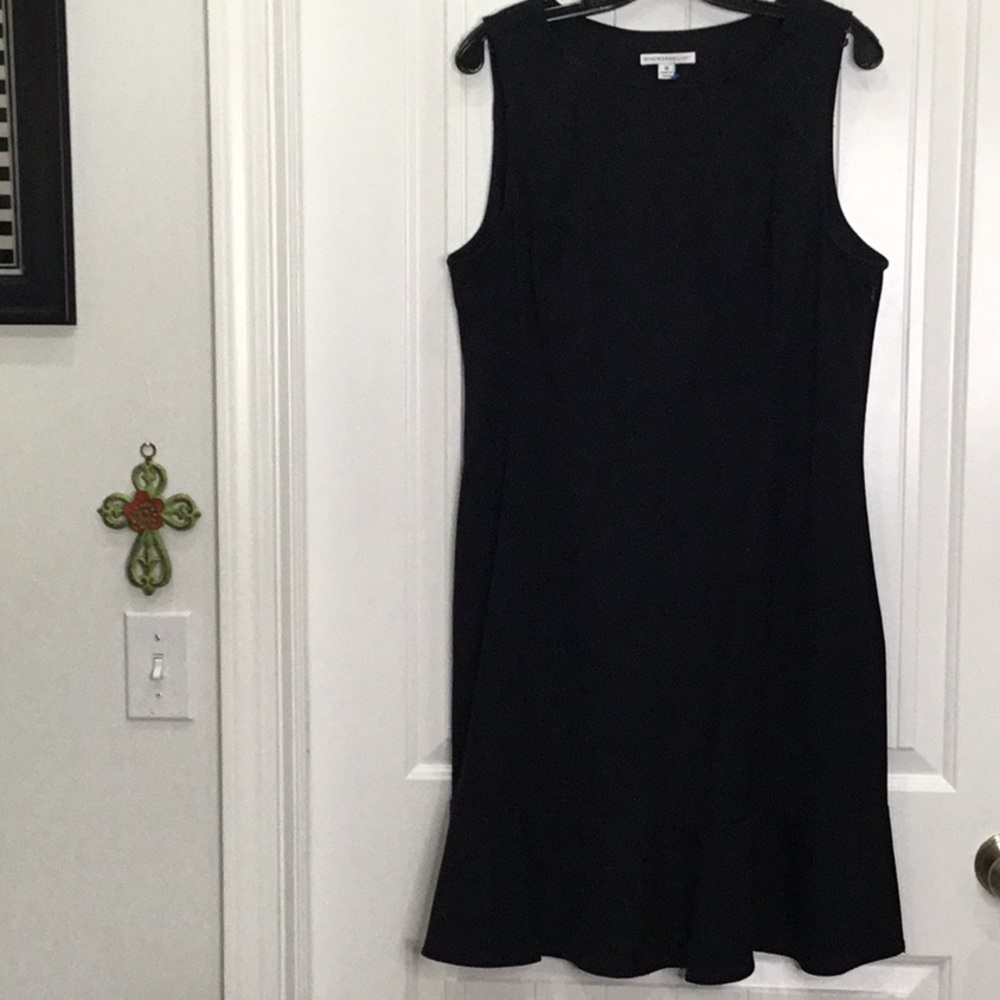 Isaac Mizrahi short sleeve black dress